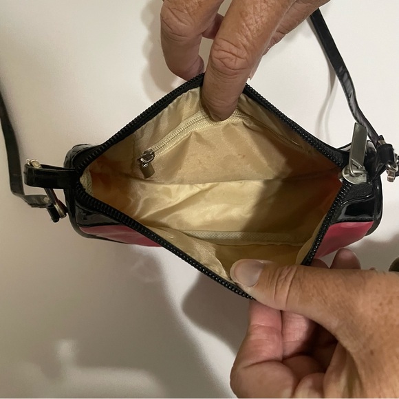 Stylish pink and Black Girls Crossbody Bag - Picture 4 of 5